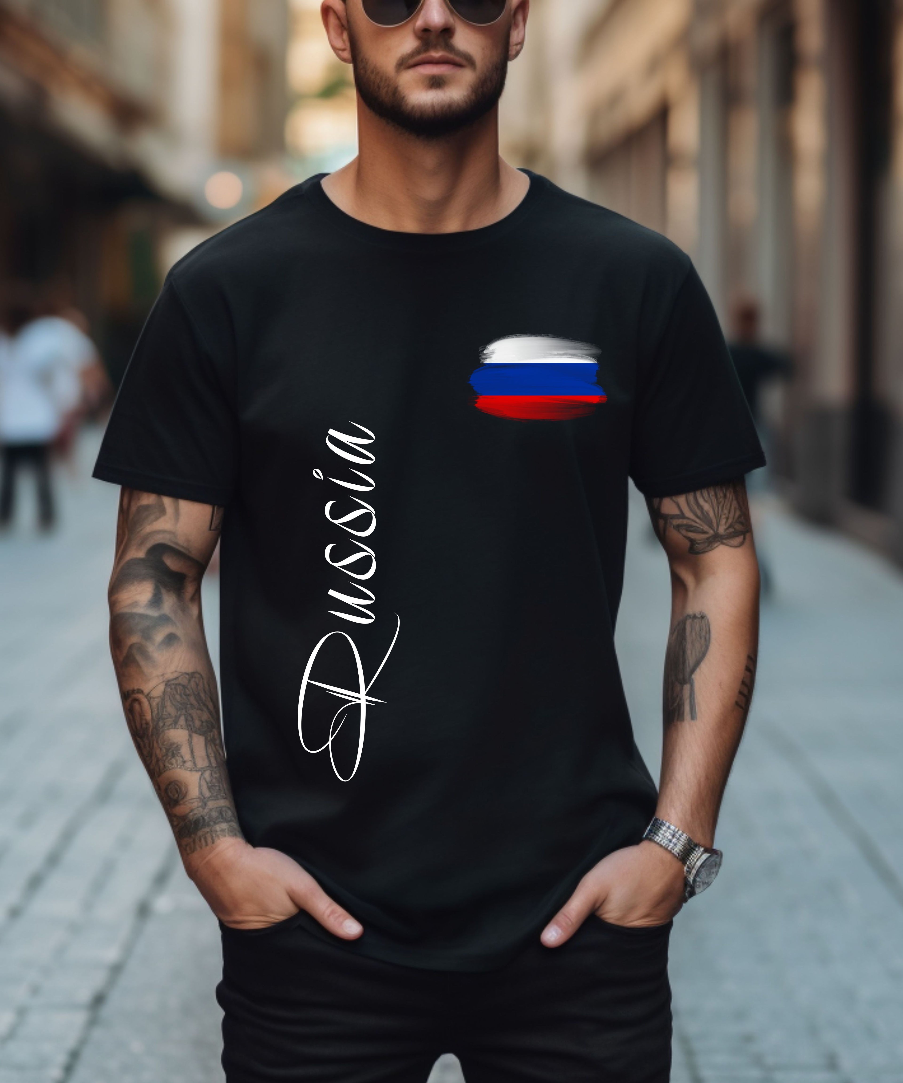 Mann trägt T-Shirt mit Russia Aufdruck auf der Vorderseite